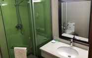 Phòng tắm bên trong 5 GreenTree Inn Xi An Gaoling District Handan Indust