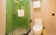 In-room Bathroom 2 Greentree Inn Shijiazhuang Xinji City Shifu Street