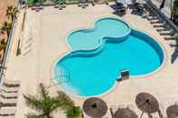 Swimming Pool Rentalmar Salou Playa Family Suites