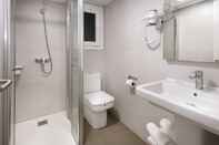 In-room Bathroom Rentalmar Salou Playa Family Suites