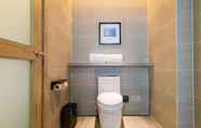 In-room Bathroom 6 Atour Hotel (Weifang Railway Station Qingnian Rd)