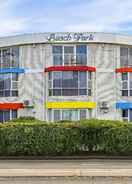 null Beach Park Motel