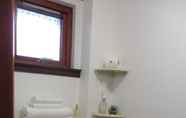 Toilet Kamar 3 Eriskay B & B