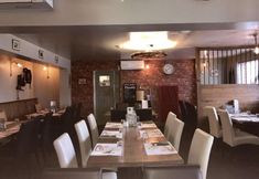 Restaurant 2 The Piebald Inn