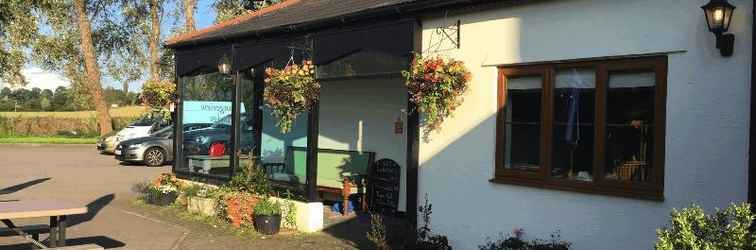 Exterior Llangeview Lodge