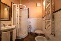 In-room Bathroom Lo Teisson Bed And Breakfast