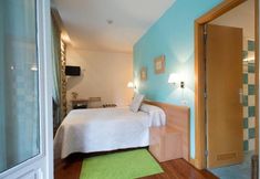 Others 2 Pensión Nuevas Artes