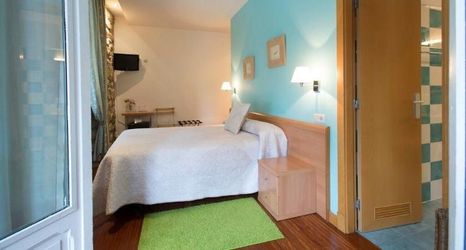 Others 2 Pensión Nuevas Artes