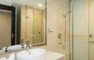 In-room Bathroom 6 Rezen Select Pansoda (Foshan Qiandeng Lake Park)