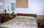 Kamar Tidur 5 Judy's Motel Bedford