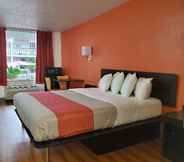 Bedroom 3 Hotel Sweetwater TN West