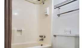 In-room Bathroom 5 Hotel Sweetwater TN West