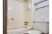 In-room Bathroom Hotel Sweetwater TN West