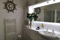 In-room Bathroom Lossiemouth House