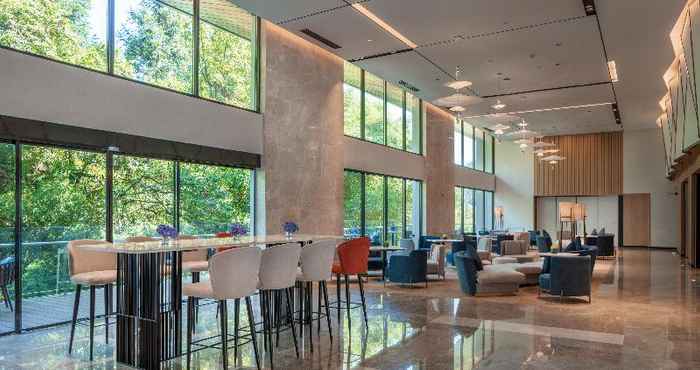 Bar, Cafe and Lounge Holiday Inn Express E'Mei Qiliping