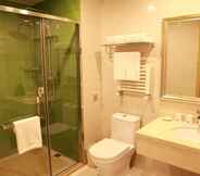 In-room Bathroom 3 Greentree Inn Chifeng Ningcheng County Bus Station