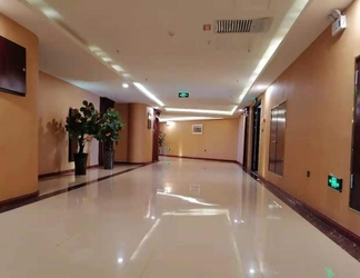 Lobi 2 Greentree Alliance Hotel Xinjiang Tacheng Yumin Co