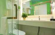 In-room Bathroom 5 Greentree Inn Langfang Dacheng County Government