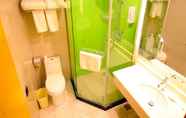 In-room Bathroom 7 Greentree Inn Texas Linyi County Jibei Bus Termina