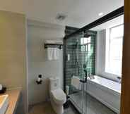 In-room Bathroom 5 Greentree Inn Huludao Yuzhong County Central Road