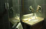 In-room Bathroom 3 Greentree Inn Lvliang Xiaoyi City Fuqian Street Ho