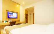 Bedroom 6 Greentree Inn Qiqihar University Wanda Square Expr