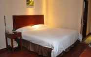 Bedroom 4 Greentree Inn Huainan Shou County Dinghu Avenue Ex