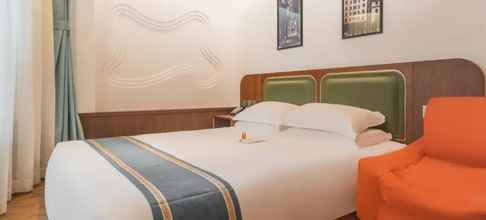 Bedroom 4 Nostalgia Hotel Shanghai Fudan University