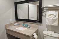 In-room Bathroom Tivoli Hotel