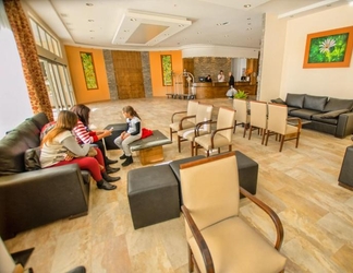 Sảnh chờ 2 Huinid Pioneros Hotel