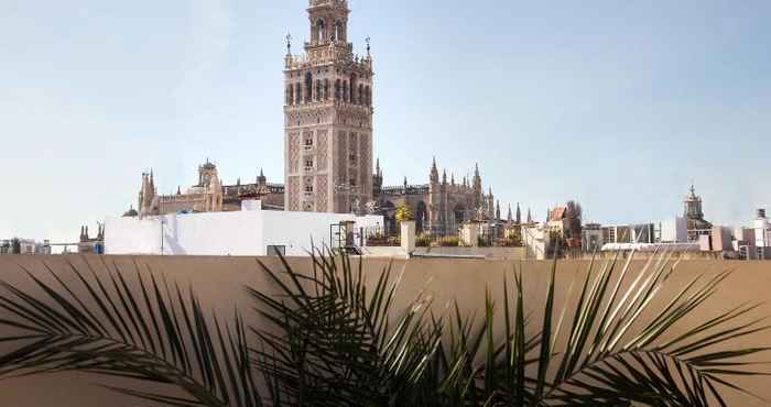 Nearby View and Attractions Q&Q Cathedral Suites Sevilla