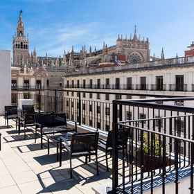 Puerta Catedral Vinuesa15 1, Hotel Alcalá del Río
