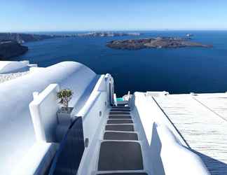 Exterior 2 Katikies Chromata Santorini - The Leading Hotels o