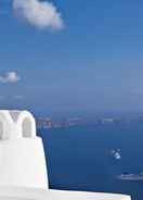 VIEW_ATTRACTIONS Katikies Chromata Santorini - The Leading Hotels o