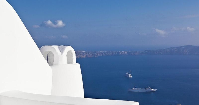 Nearby View and Attractions Katikies Chromata Santorini - The Leading Hotels o