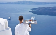 Restaurant 2 Katikies Chromata Santorini - The Leading Hotels o