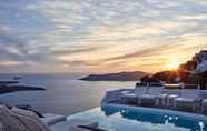 Swimming Pool 4 Katikies Chromata Santorini - The Leading Hotels o
