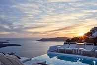 Swimming Pool Katikies Chromata Santorini - The Leading Hotels o