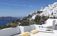 Nearby View and Attractions 6 Katikies Chromata Santorini - The Leading Hotels o