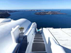 Exterior 4 Katikies Chromata Santorini - The Leading Hotels o