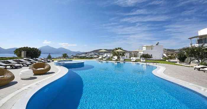 Hồ bơi Santa Maria Luxury Suites & Spa