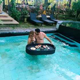 オカワティホテル 1, コマネカ美術館ホテル