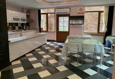 Others 2 Hotel Flash