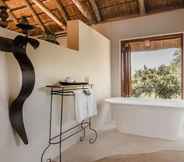 In-room Bathroom 6 Bukela Game Lodge Amakhala Game Reserve