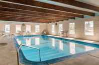 Hồ bơi Rodeway Inn & Suites