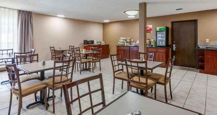Nhà hàng Rodeway Inn & Suites