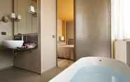 In-room Bathroom 7 Titano Suites
