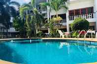 Kolam Renang Neptuna Hotel