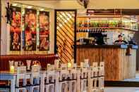 Bar, Cafe and Lounge Naiharn Beach Resort
