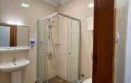 In-room Bathroom 4 Cunda Basel Hotel